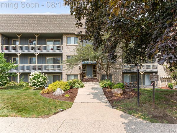 2926 Mount Hope Road, Unit 31, Meridian Township, Mi 48864