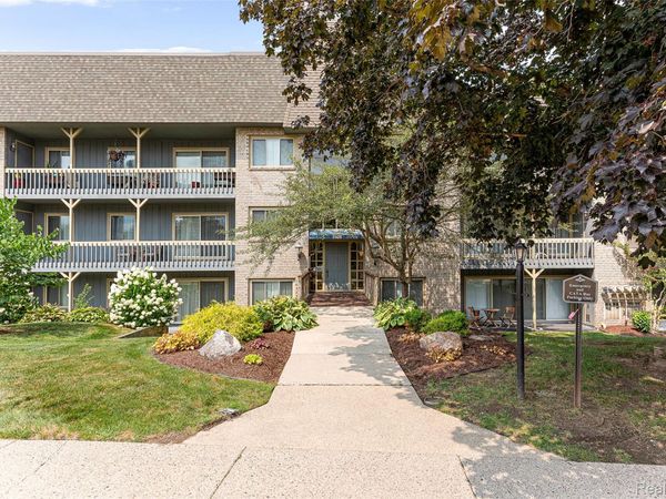 2926 Mount Hope Road, Unit 31, Meridian Township, Mi 48864