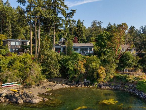 10994 Madrona Dr , North Saanich, BC V8L 5R7