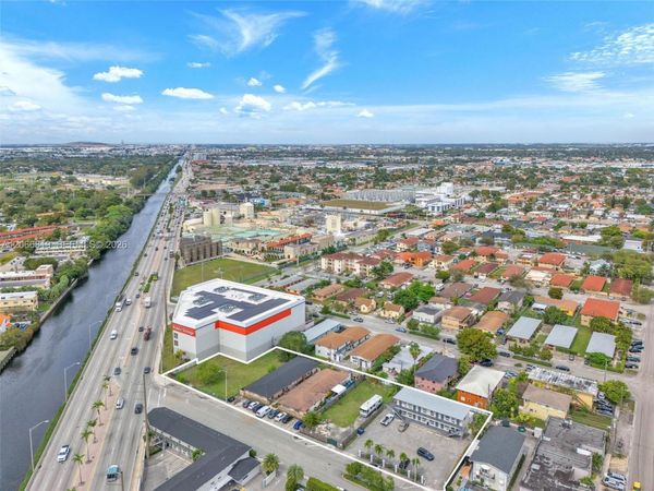 NW 5th st , Hialeah, FL 33010