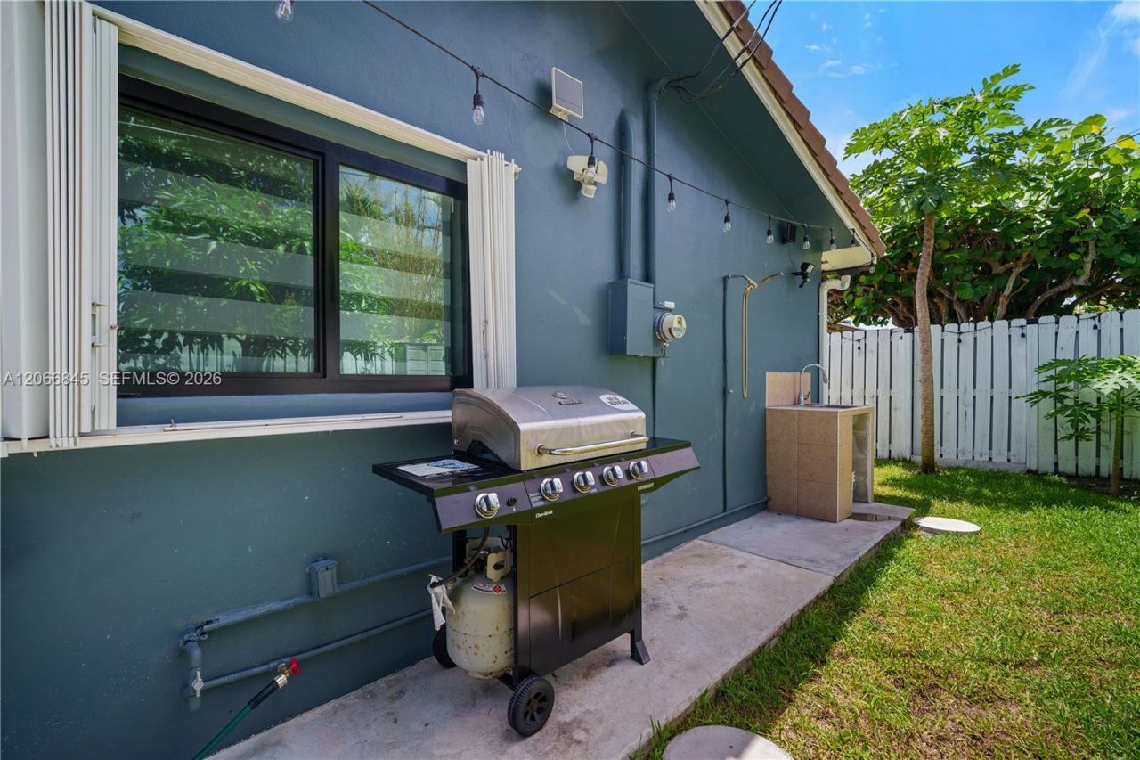 4241 NW 9th Ct, Unit -, Coconut Creek, FL 33066 Photo