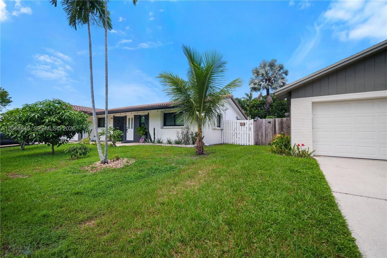 4241 NW 9th Ct, Unit -, Coconut Creek, FL 33066 Photo