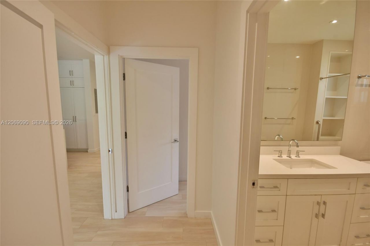 55 Ocean Lane Dr , Unit 4031, Key Biscayne, FL 33149 Photo