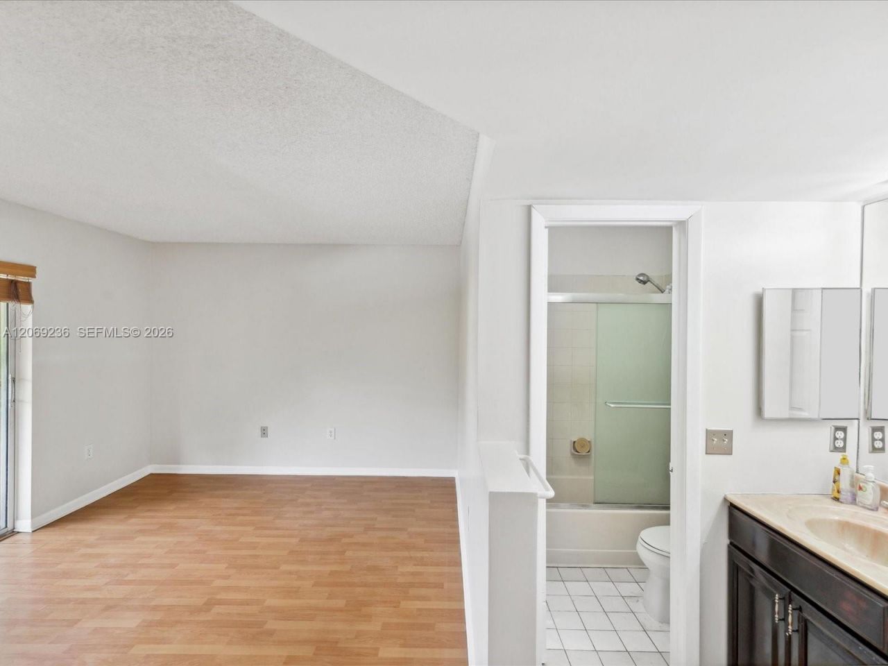390 NW 86th Pl , Unit 201, Miami, FL 33126 Photo