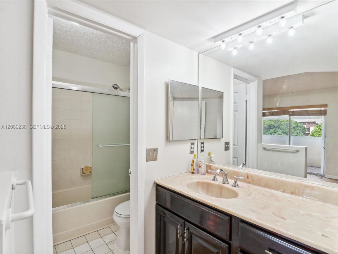 390 NW 86th Pl , Unit 201, Miami, FL 33126 Photo