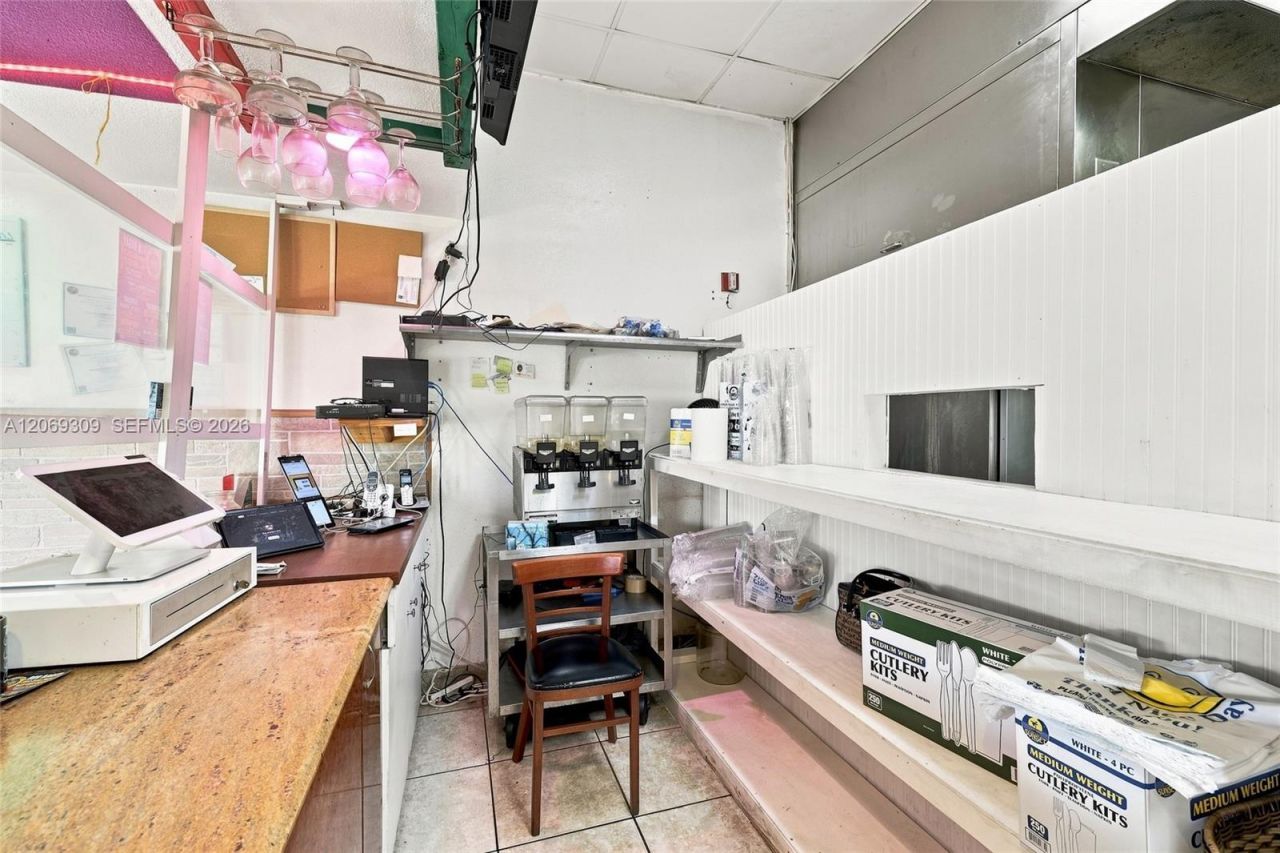 3930 #3942b Pembroke Rd , Hollywood, FL 33021 Photo