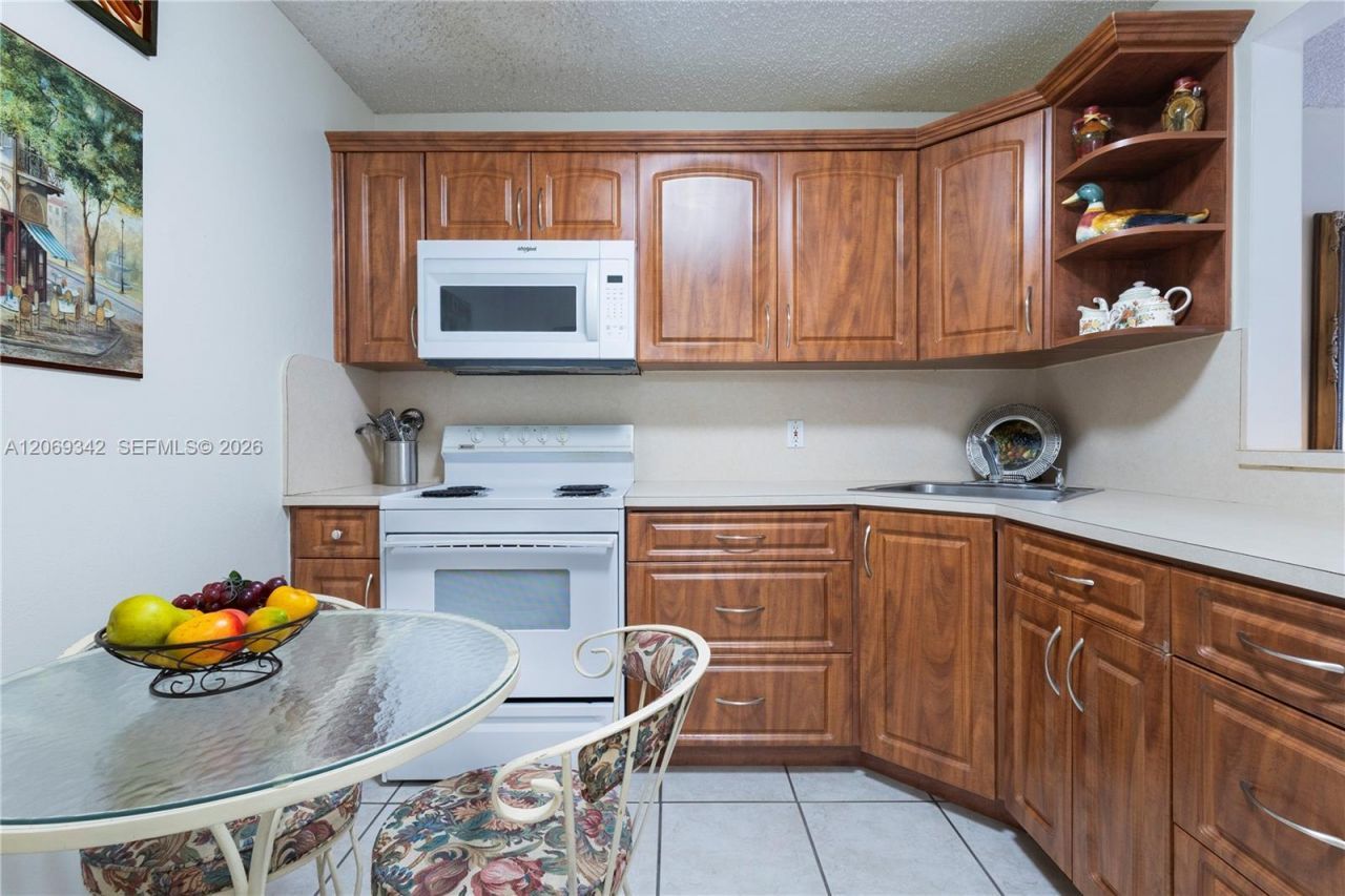 7707 Camino Real, Unit 209, Miami, FL 33143 Photo