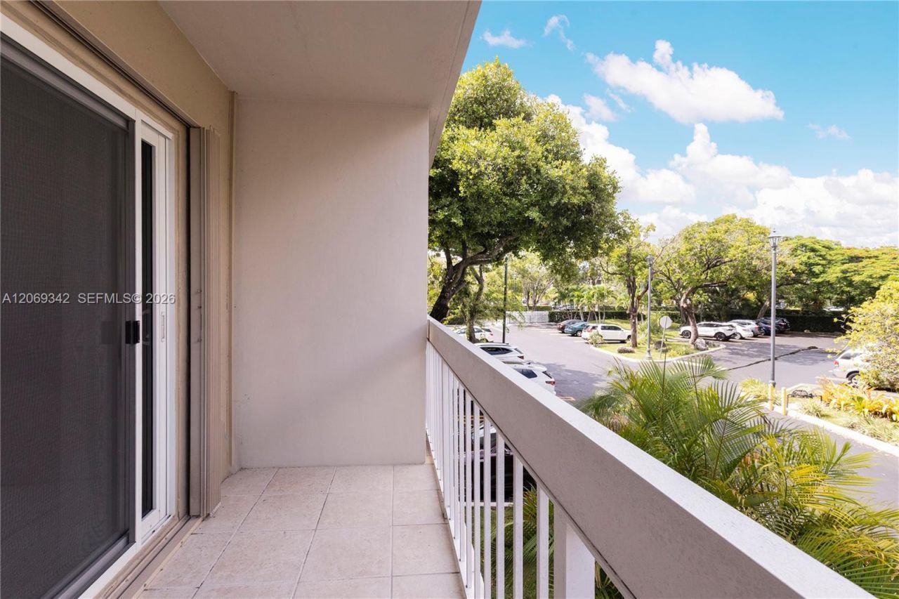 7707 Camino Real, Unit 209, Miami, FL 33143 Photo