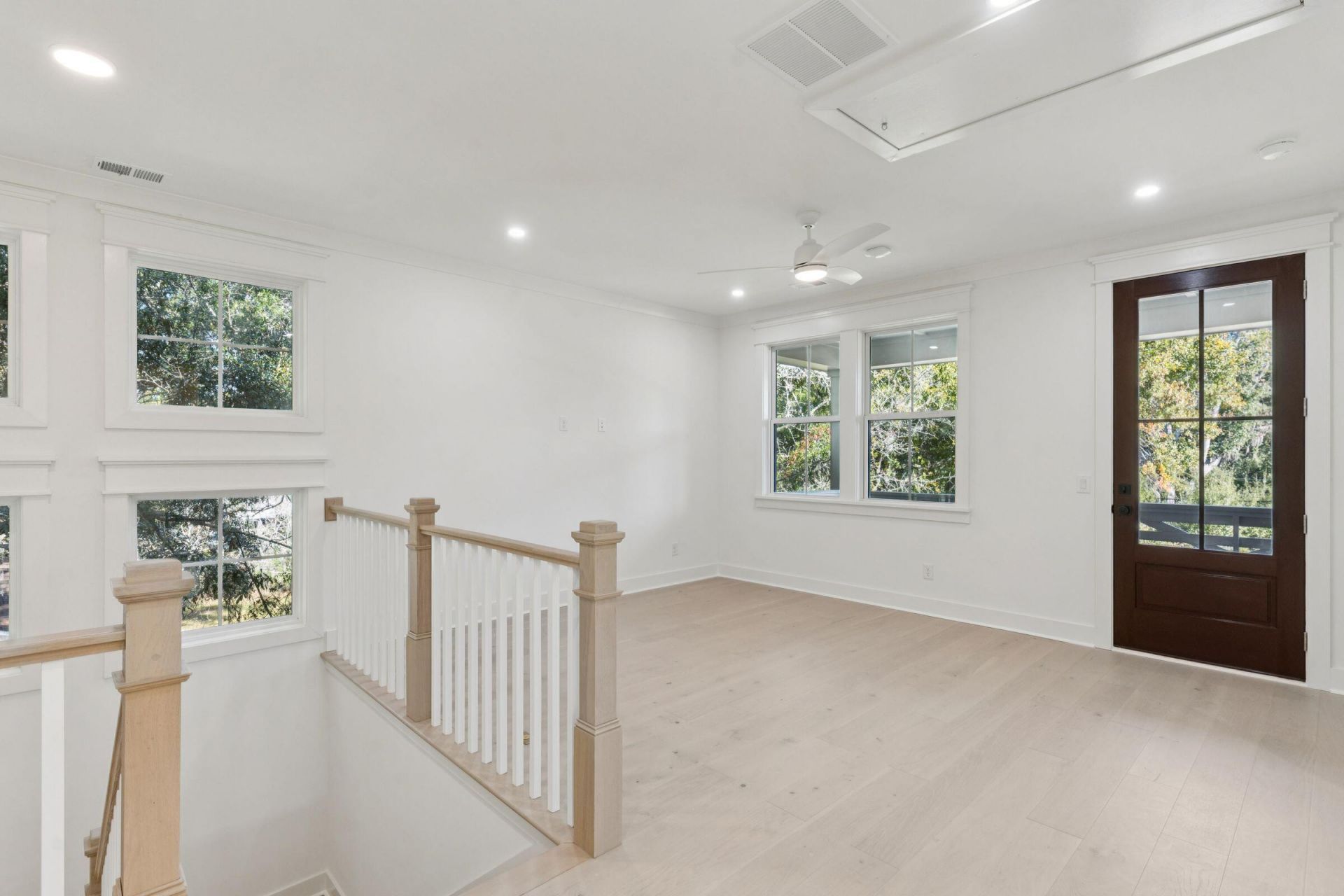 1127 Hamlin Road Photo 44