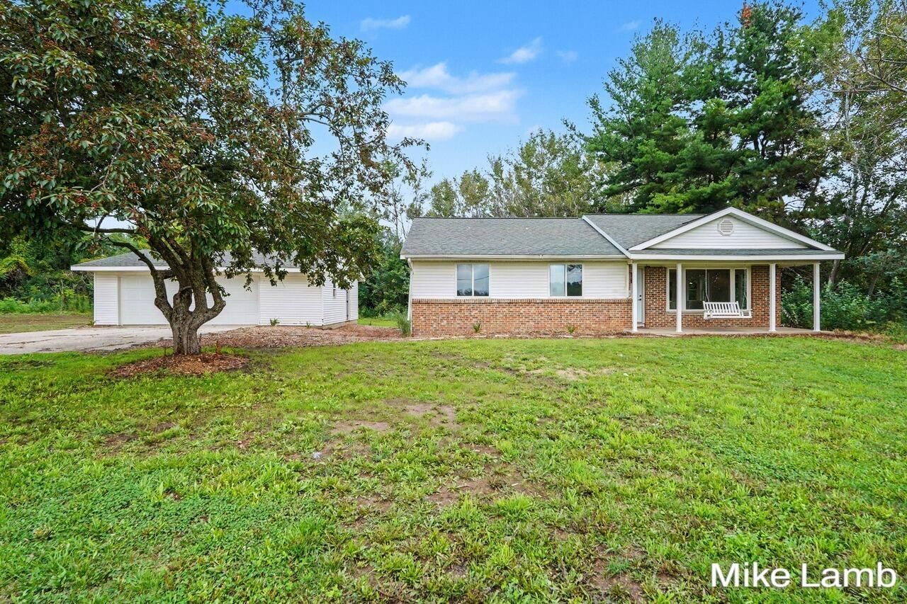 17646 Hall Road, Casnovia, MI 49318 Main Photo