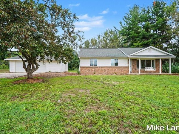17646 Hall Road, Casnovia, MI 49318