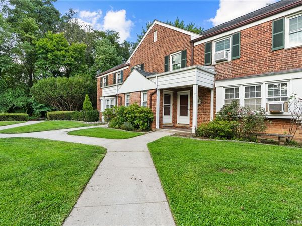 17 Robins Crescent , Unit 17, New Rochelle, NY 10801
