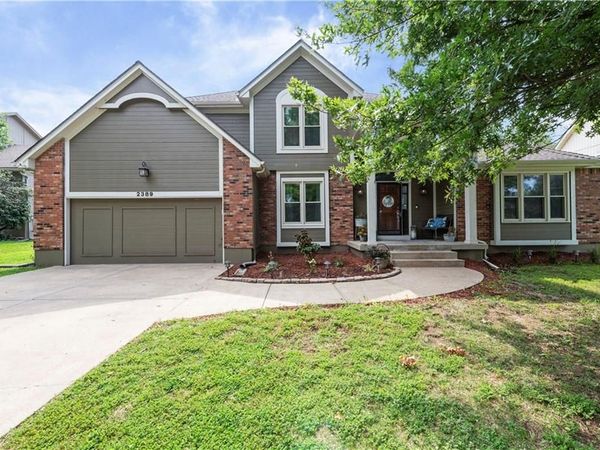 2389 NW Summerfield Drive, Lee's Summit, MO 64081