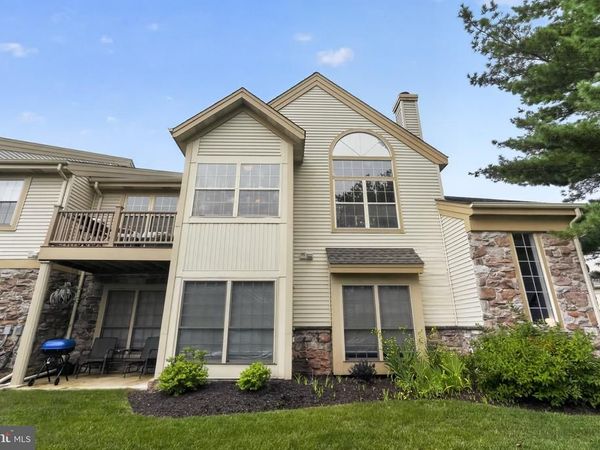 1602 FOXMEADOW CIRCLE, ROYERSFORD, PA 19468