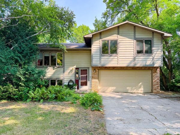 210 W Everett Avenue, Fergus Falls, MN 56537