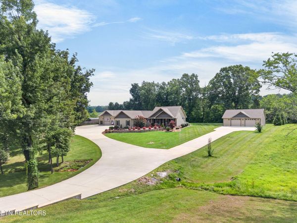 1452 Cook Rd , Crossville, TN 38555