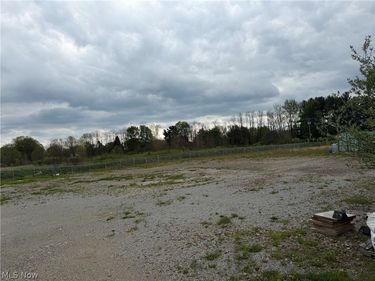 Loomis Parkway, Ravenna, OH 44266