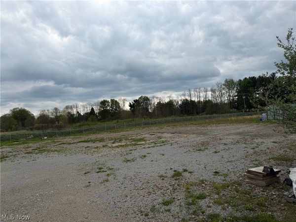 Loomis Parkway , Ravenna, OH 44266