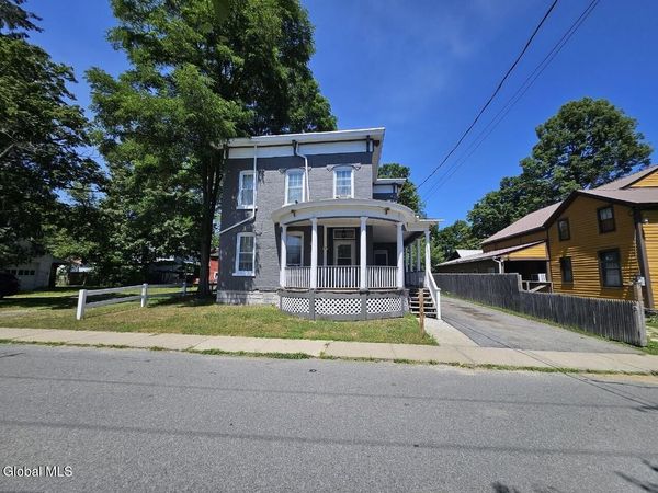 5 Maple Street, Broadalbin, NY 12025