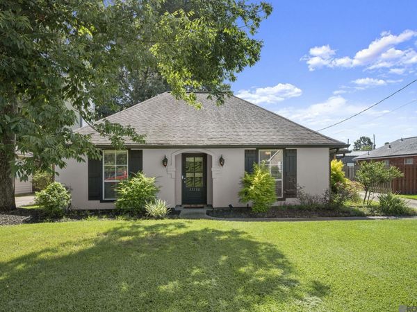 17190 N Lake Dr, Prairieville, LA 70769