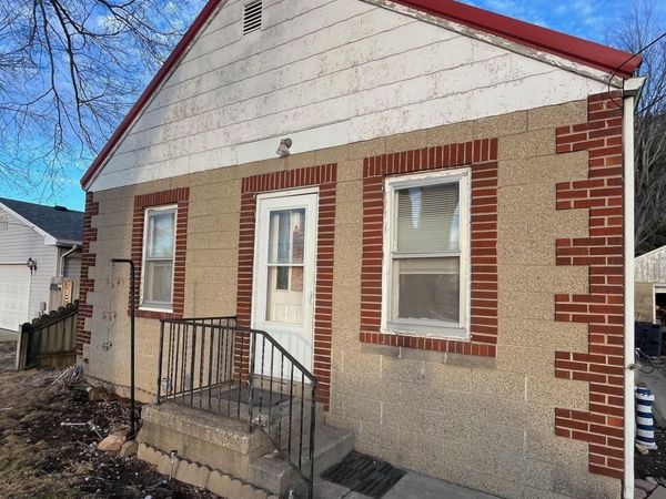 1120 S Houston Street, Taylorville, IL 62568