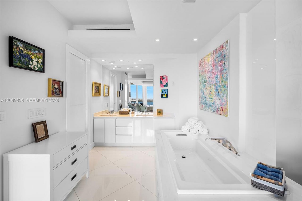 4779 Collins Ave , Unit PH4306, Miami Beach, FL 33140 Photo