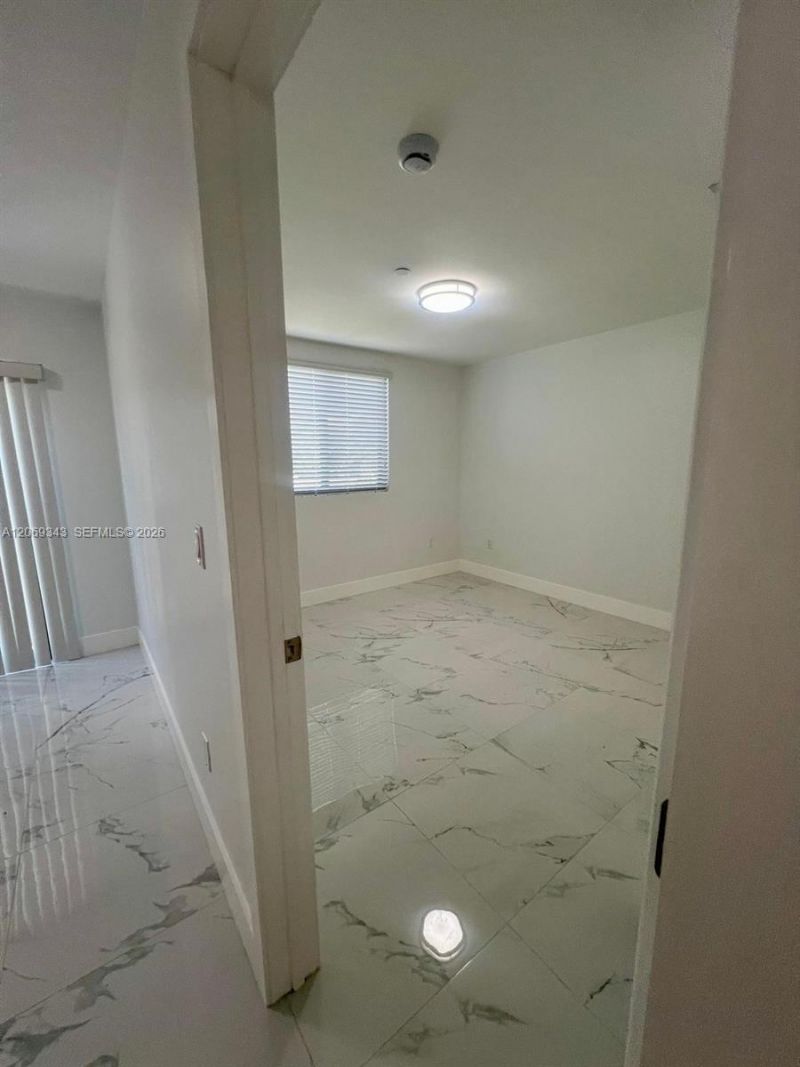 1860 NW 19th St, Unit 202, Miami, FL 33125 Photo