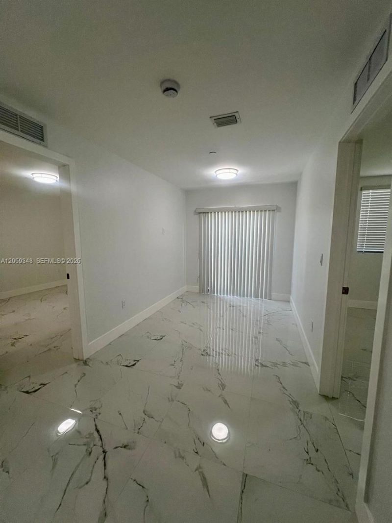 1860 NW 19th St, Unit 202, Miami, FL 33125 Photo
