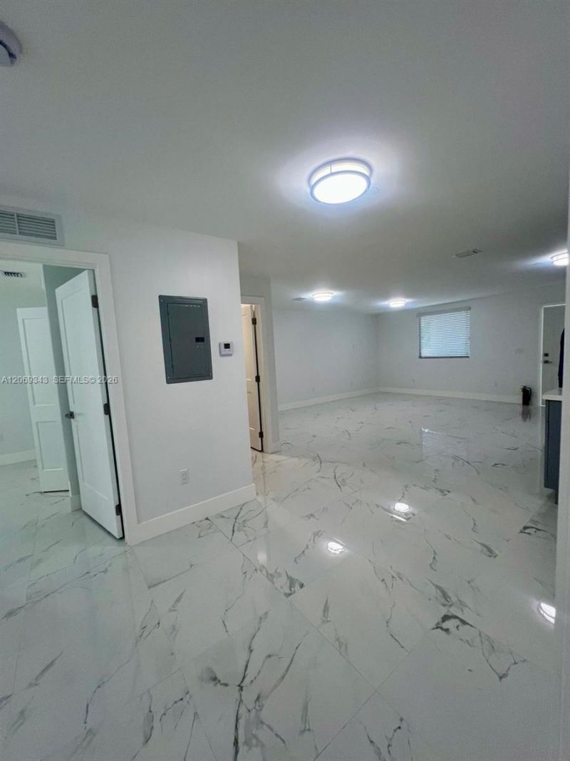 1860 NW 19th St, Unit 202, Miami, FL 33125 Photo