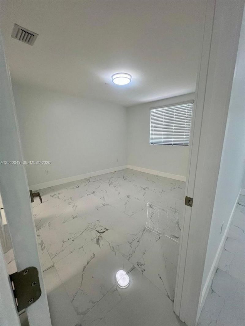 1860 NW 19th St, Unit 202, Miami, FL 33125 Photo
