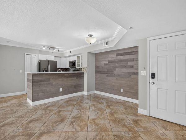 110 YACHT CLUB Way, Unit 103, Hypoluxo, FL 33462
