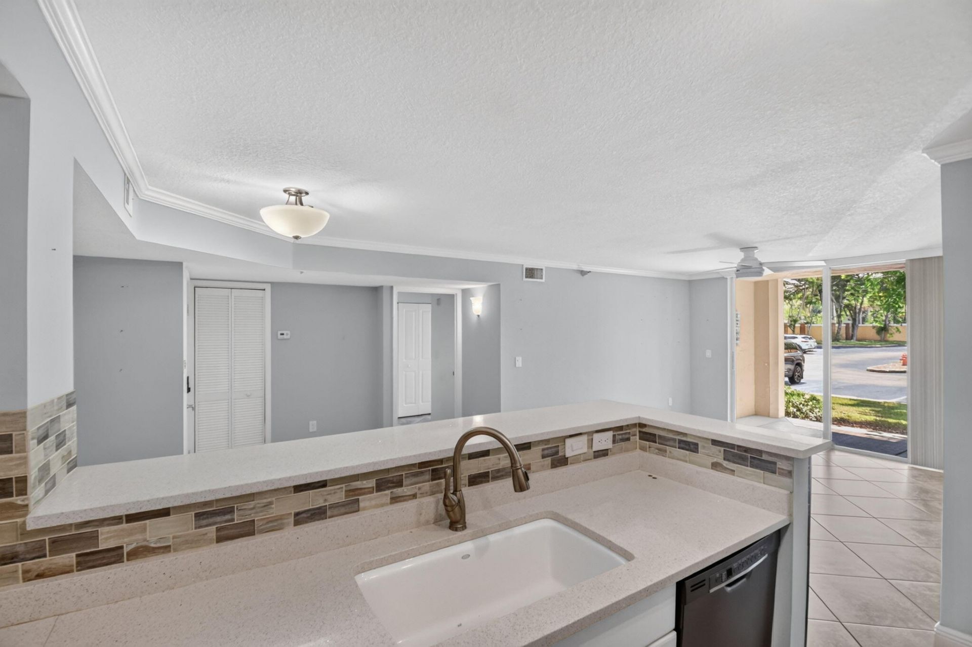 110 Yacht Club Way, Unit 103, Hypoluxo, FL 33462 Photo