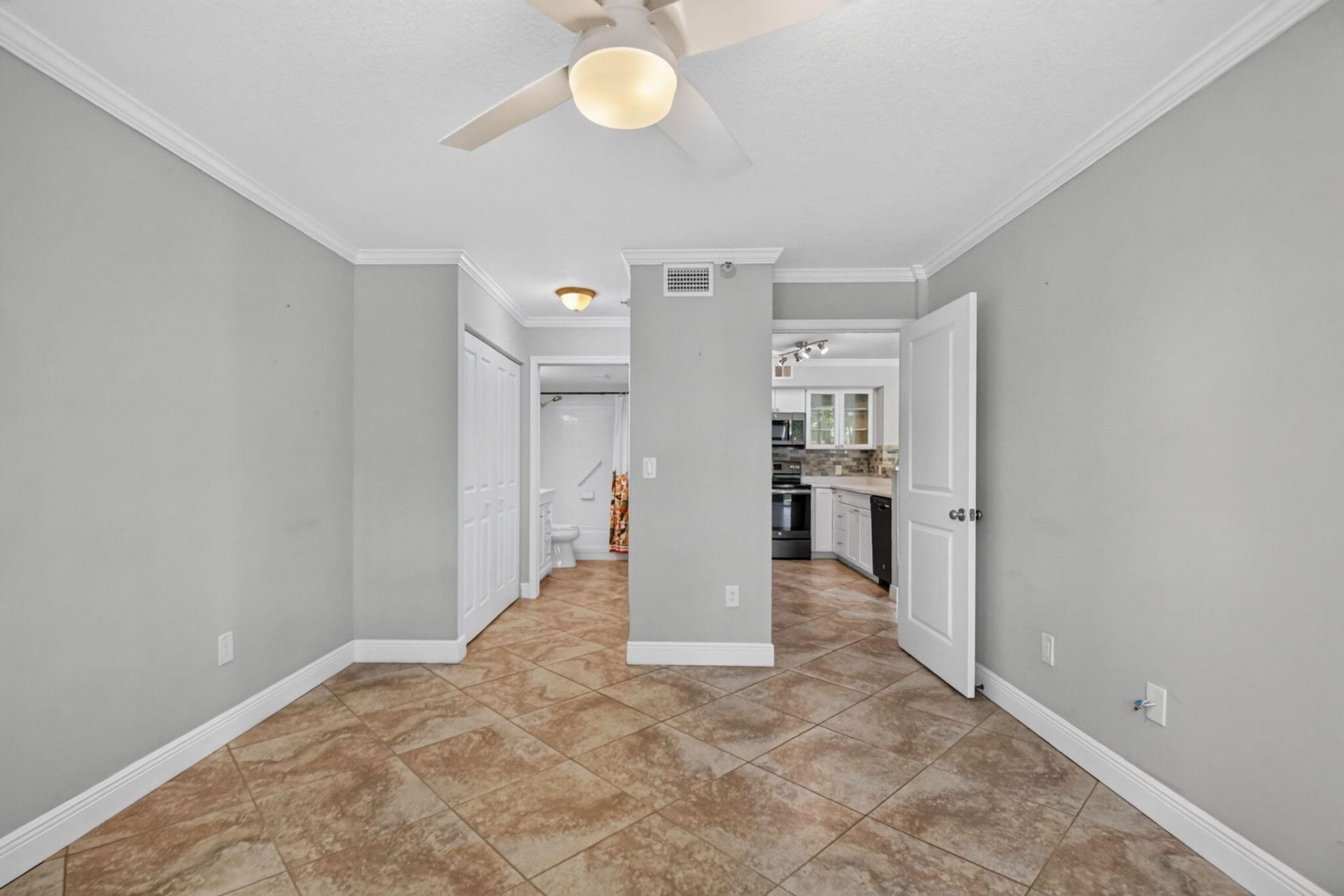 110 Yacht Club Way, Unit 103, Hypoluxo, FL 33462 Photo