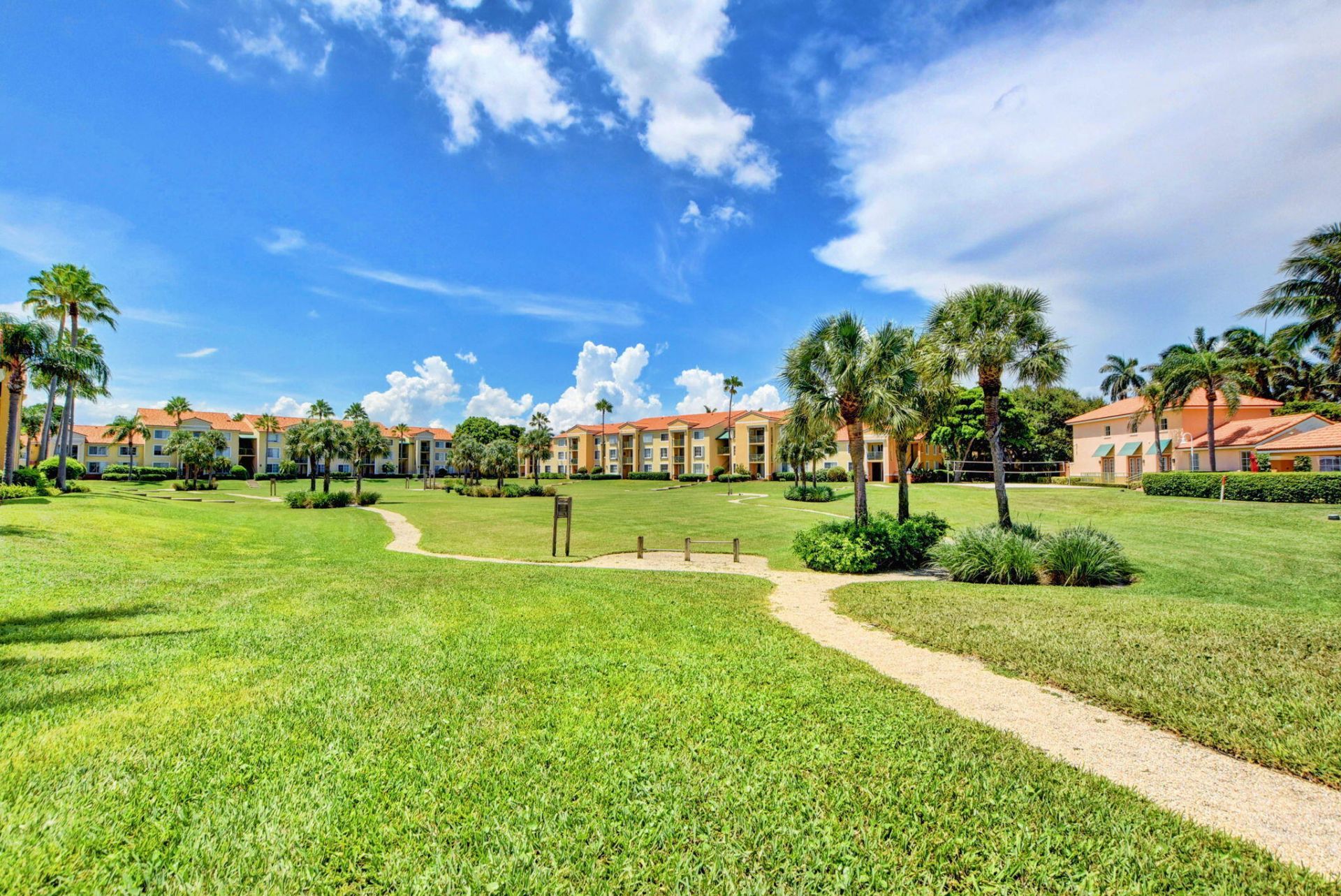 110 Yacht Club Way, Unit 103, Hypoluxo, FL 33462 Photo