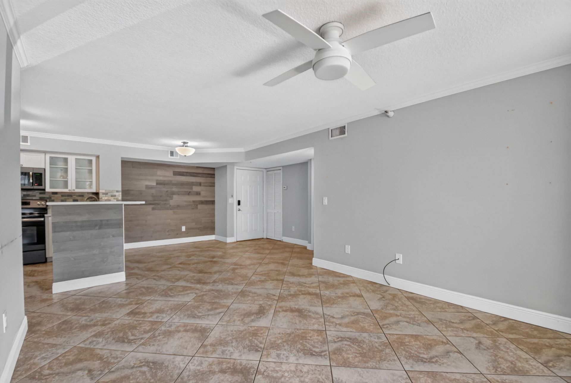 110 Yacht Club Way, Unit 103, Hypoluxo, FL 33462 Photo