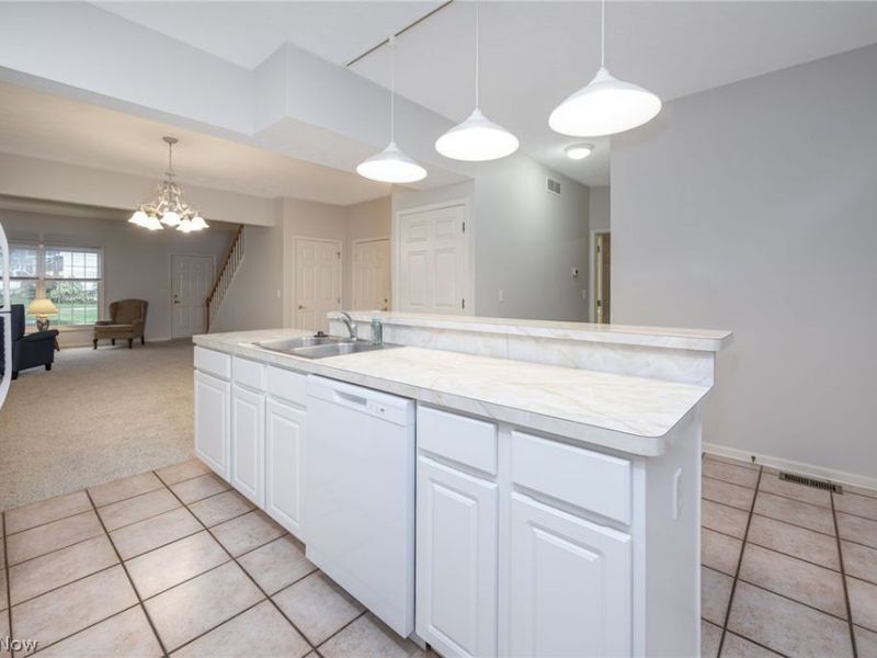2036 Jennifer Street, Akron, OH 44313 Photo 9