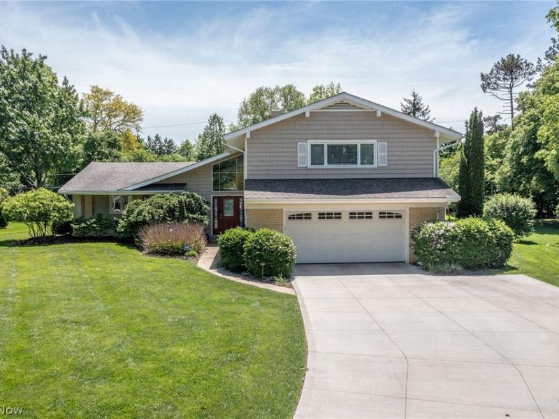 24602 Hawthorne Drive, Beachwood, OH 44122 Photo 1