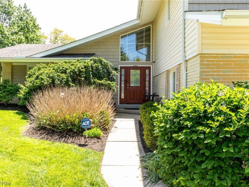 24602 Hawthorne Drive, Beachwood, OH 44122 Photo 3