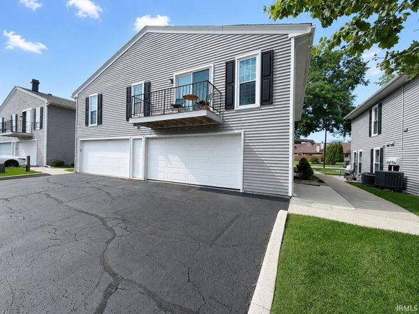 5026 Woodmark Drive, Fort Wayne, IN 46815