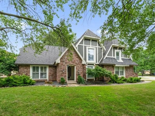3617 NW Blue Jacket Drive, Lee's Summit, MO 64064