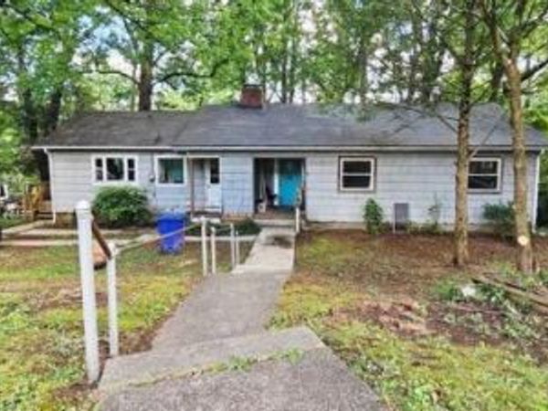 313 W Outer Drive, Oak Ridge, TN 37830