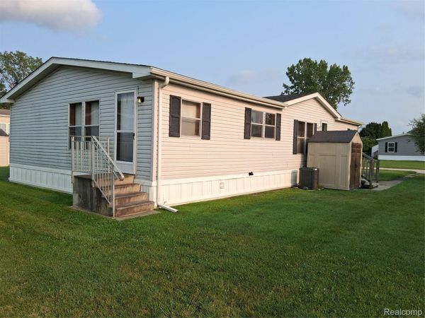 29142 Rosewood Street , Flat Rock, Mi 48134
