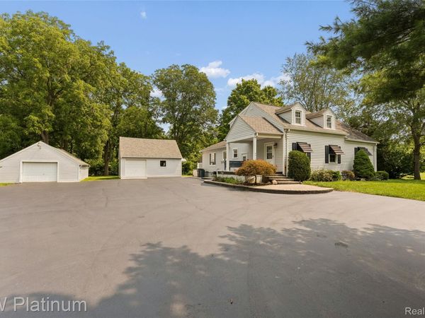 44156 Elizabeth Road, Clinton Township, Mi 48036
