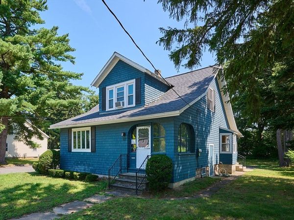 87 Holyoke St, Easthampton, MA 01027