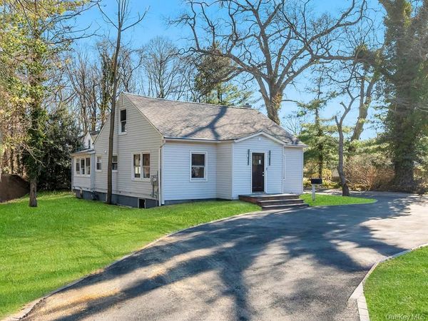 624 Townline Road , Hauppauge, NY 11788