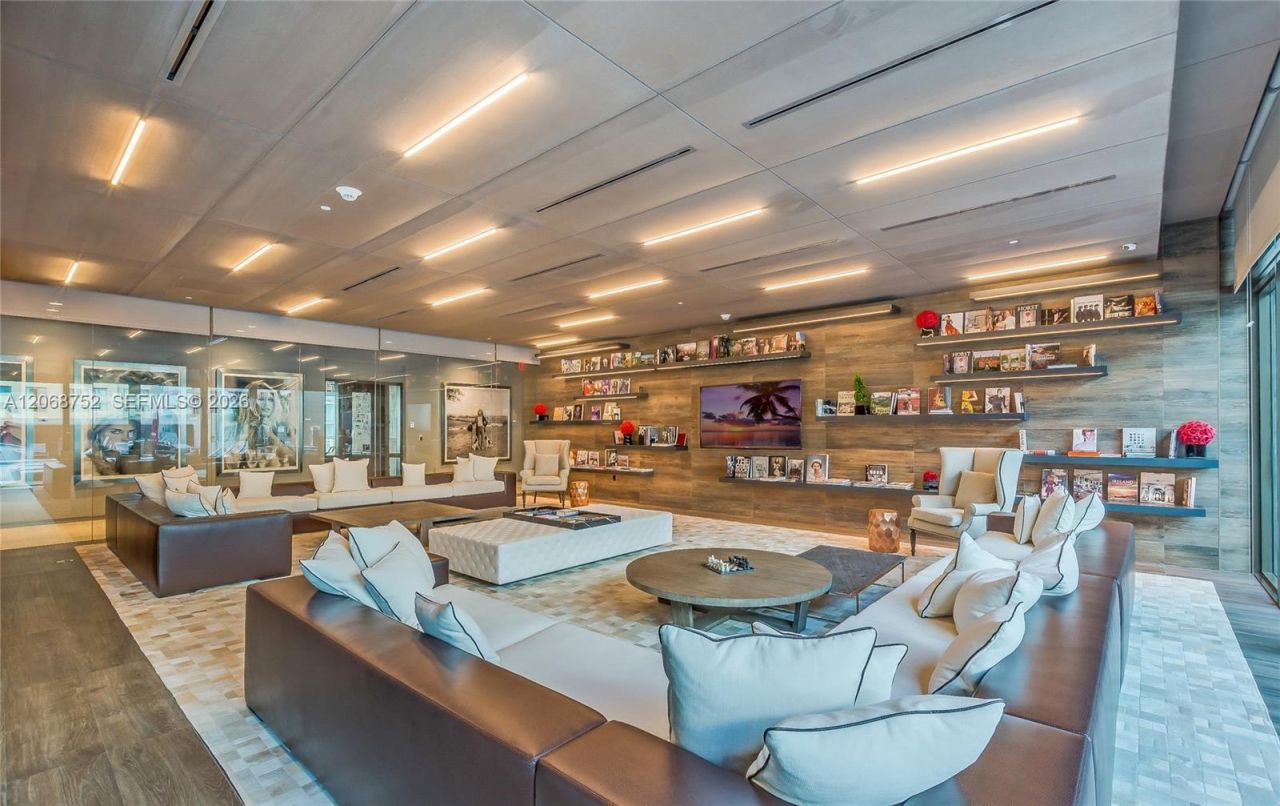 1080 Brickell Ave , Unit 4401, Miami, FL 33131 Photo