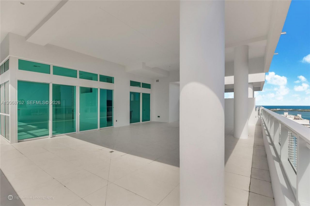 1080 Brickell Ave , Unit 4401, Miami, FL 33131 Photo