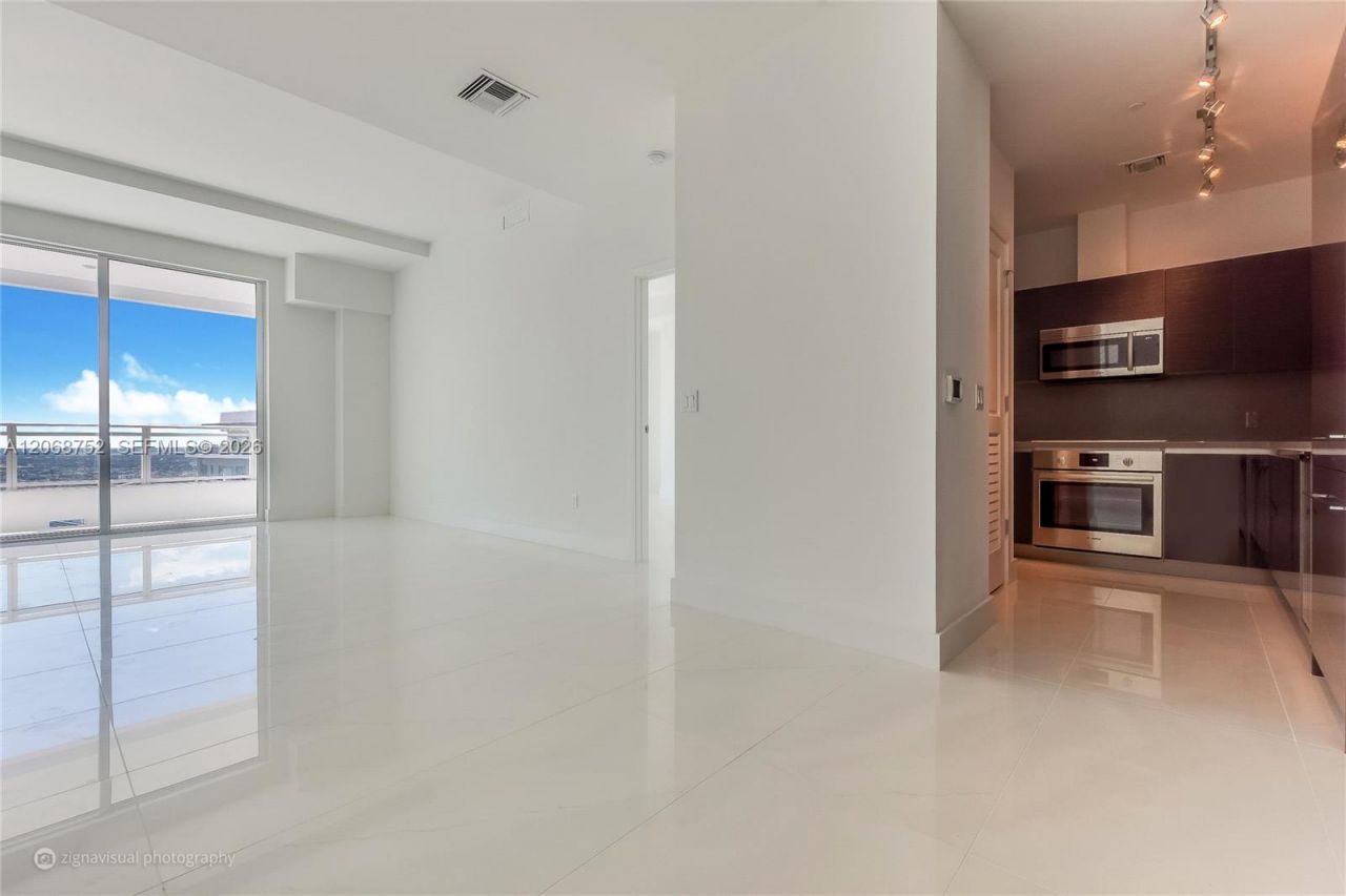 1080 Brickell Ave , Unit 4401, Miami, FL 33131 Photo