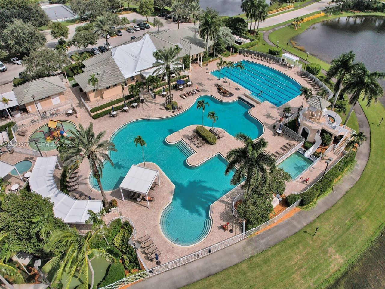 938 Bluewood Ter , Weston, FL 33327 Photo