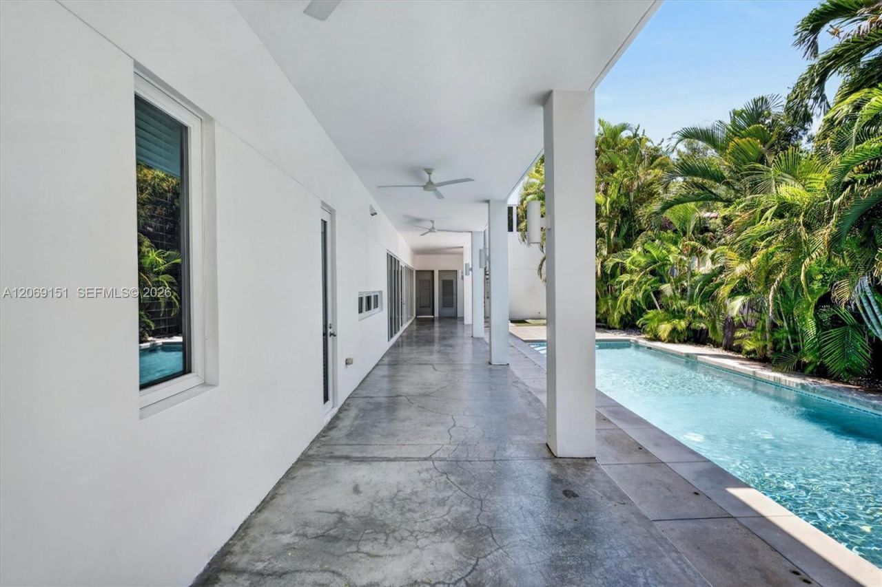 745 SW 22nd Rd, Miami, FL 33129 Photo
